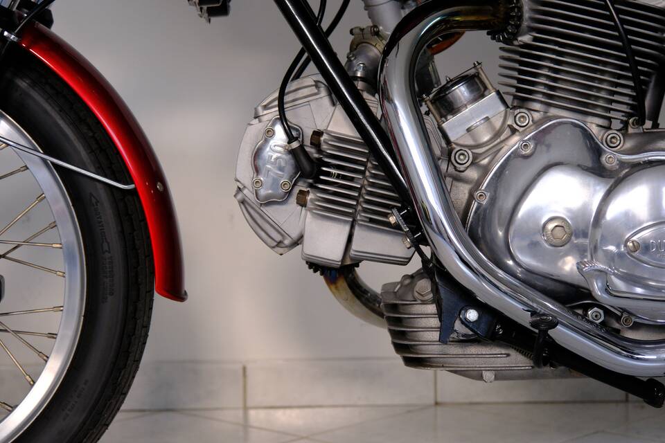 Immagine 53/96 di Ducati 750 GT (1974)