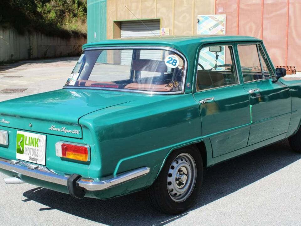 Immagine 5/10 di Alfa Romeo Giulia Nuova Super 1300 (1977)