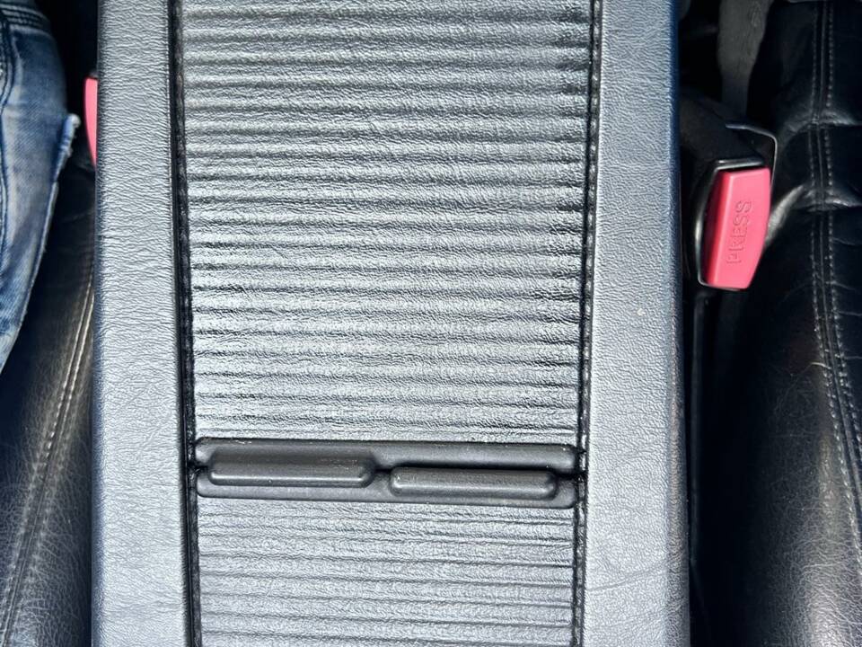 Image 23/30 of Mercedes-Benz 300 SL-24 (1992)