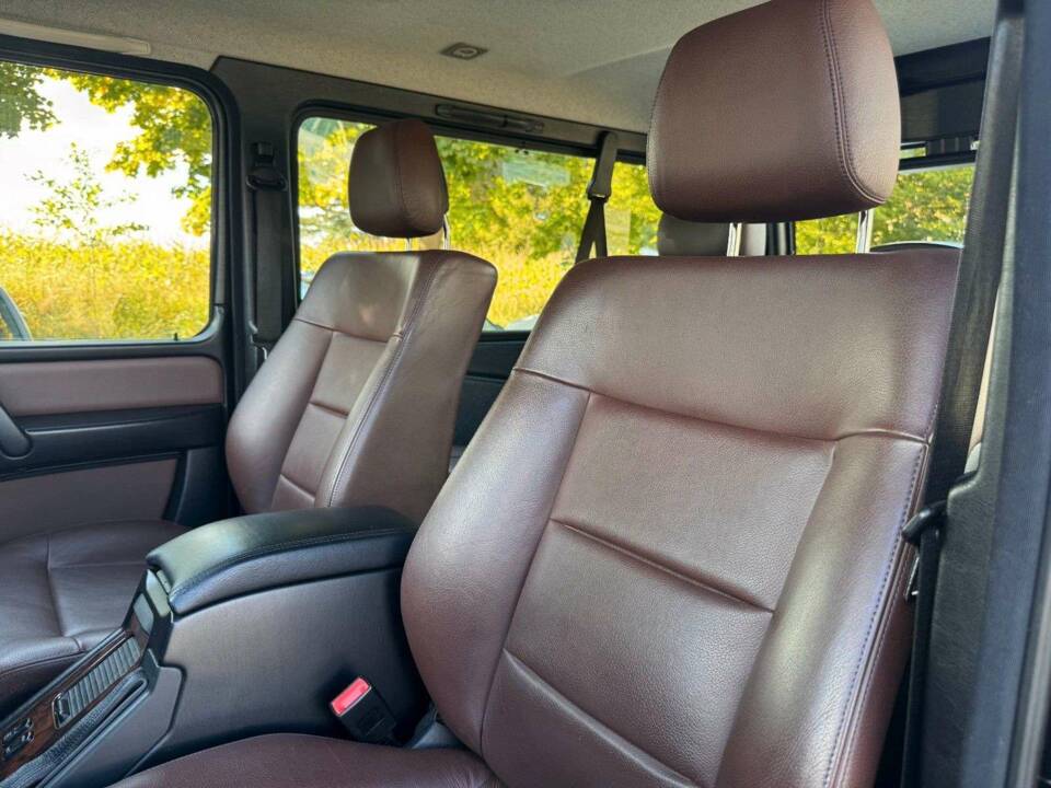 Image 12/18 of Mercedes-Benz G 350 Bluetec (SWB) (2011)