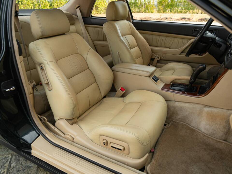 Bild 25/50 von Honda Legend (1992)