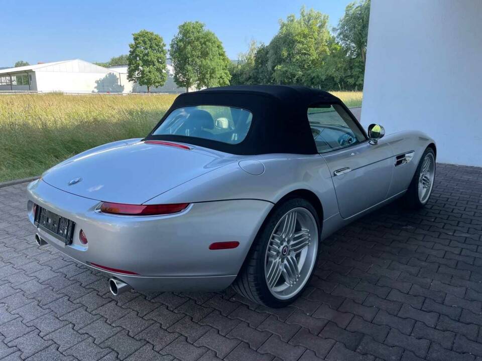 Image 16/36 of BMW Z8 (2002)