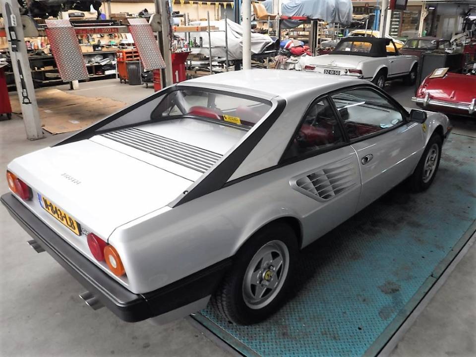 Immagine 7/50 di Ferrari Mondial Quattrovalvole (1983)
