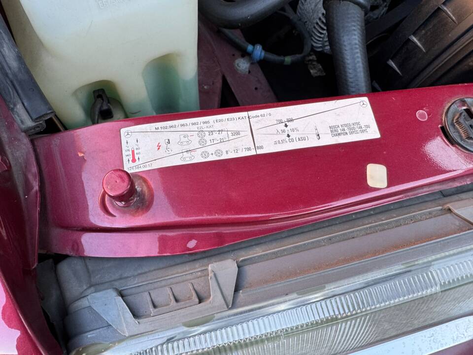 Immagine 63/75 di Mercedes-Benz 230 E (1992)