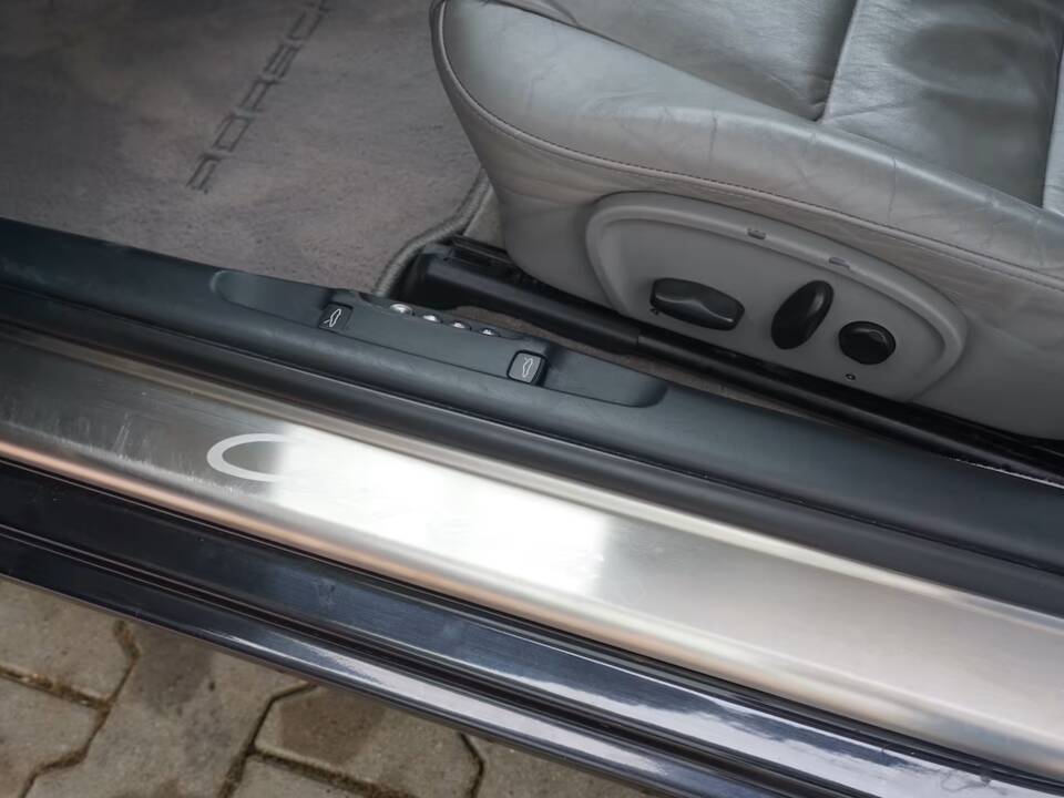 Afbeelding 47/50 van Porsche 911 Carrera 4 (2003)