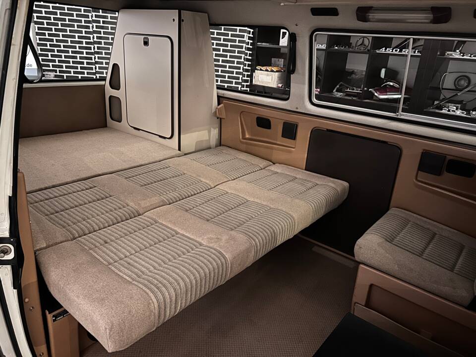 Image 22/34 de Volkswagen T3 Multivan 1.6 TD (1990)