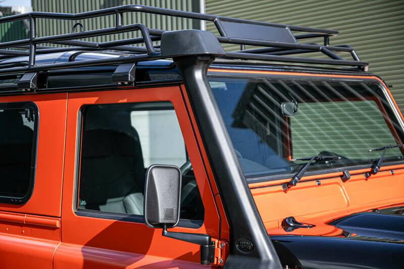 Bild 25/31 von Land Rover Defender 90 "40th Anniversary Overfinch" (2016)