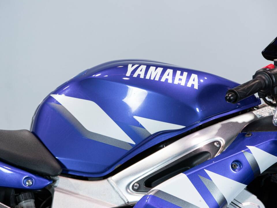 Image 45/50 of Yamaha DUMMY (2002)