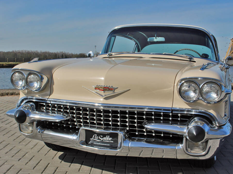 Image 5/29 of Cadillac 60 Special Fleetwood (1958)