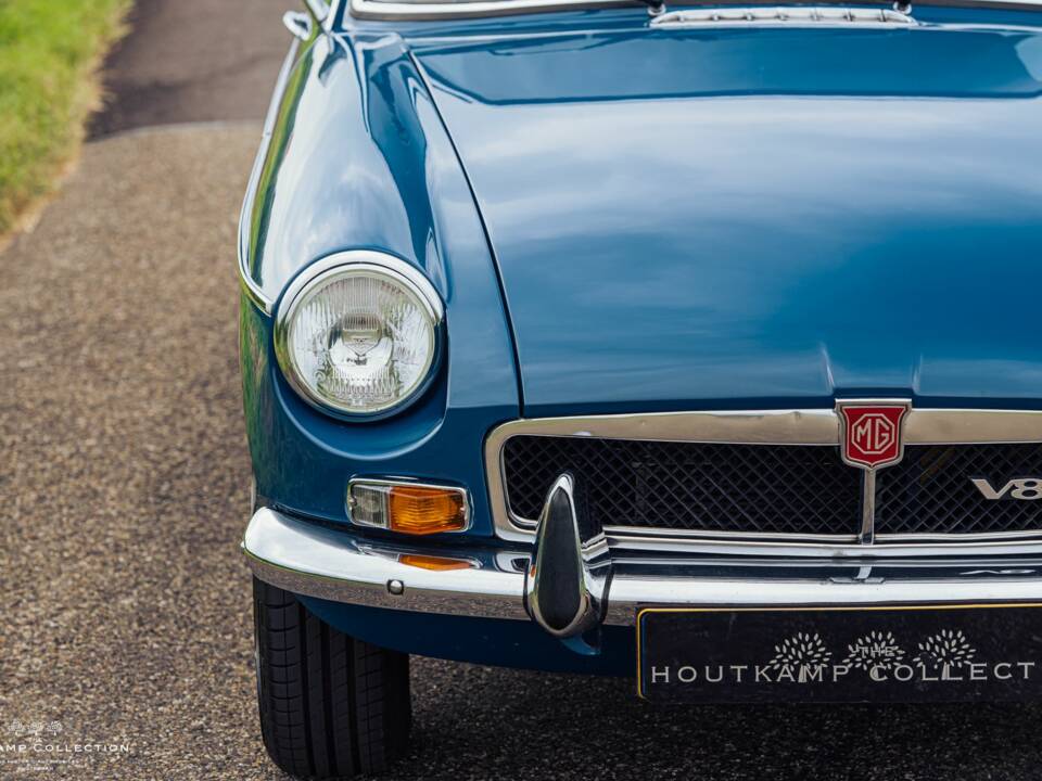 Image 4/40 of MG MGB GT V8 (1973)