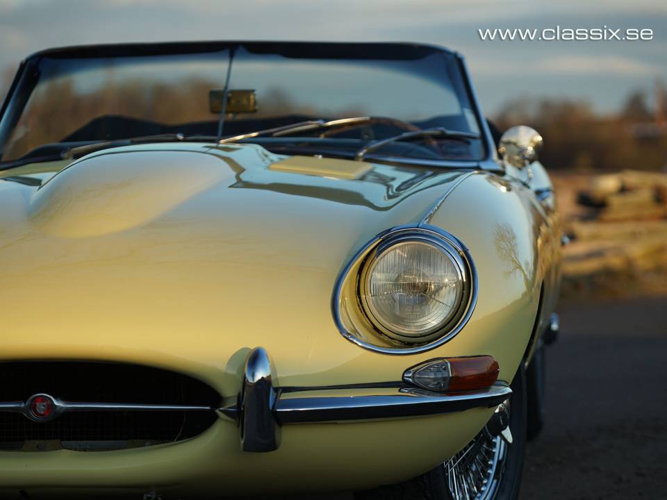 Bild 14/23 von Jaguar E-Type (1968)