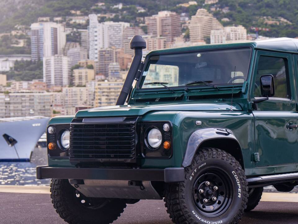 Image 45/50 of Land Rover Defender 110 (2004)