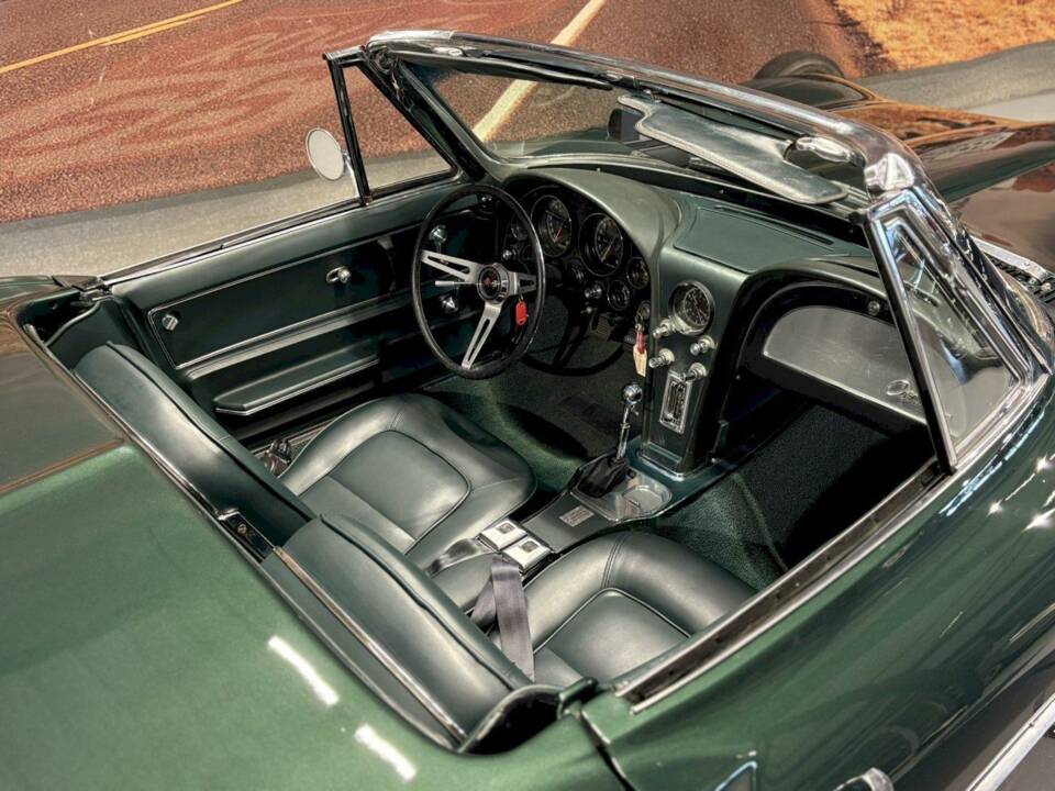Bild 22/35 von Chevrolet Corvette Sting Ray Convertible (1965)