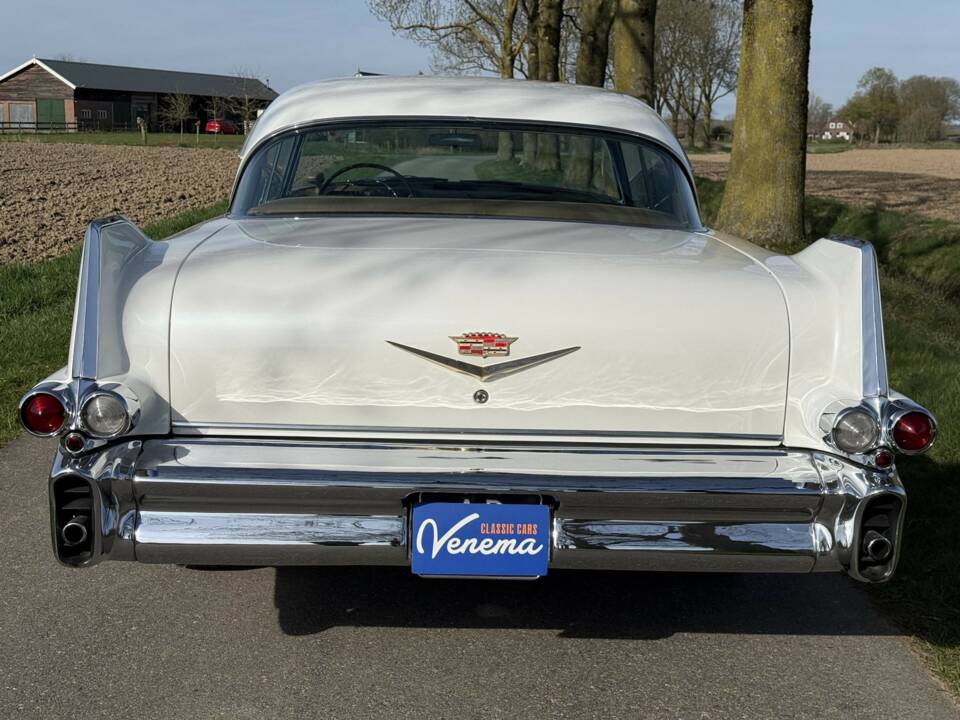 Bild 6/36 von Cadillac 62 Sedan DeVille (1957)
