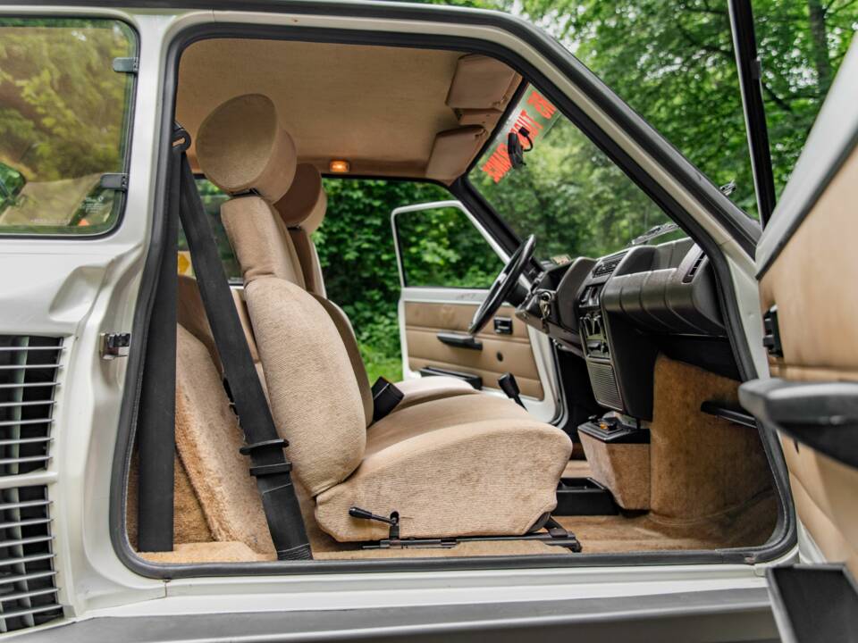 Image 25/49 of Renault R 5 Turbo 2 (1984)