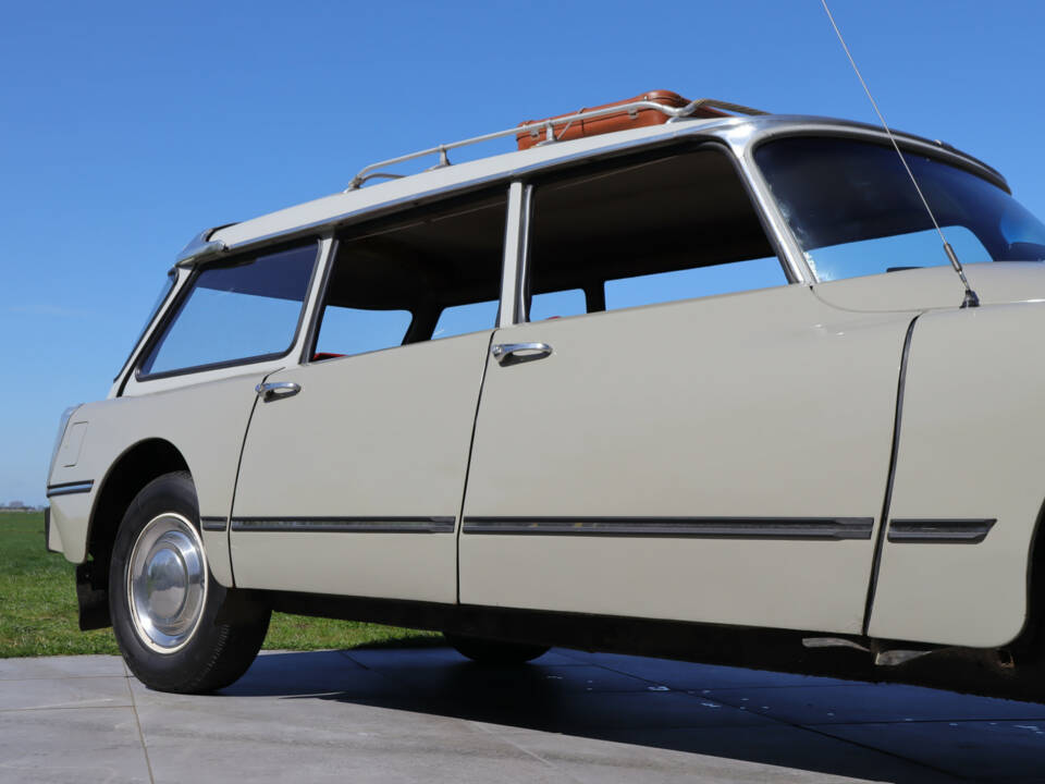 Image 14/50 de Citroën ID 21 Break (1967)