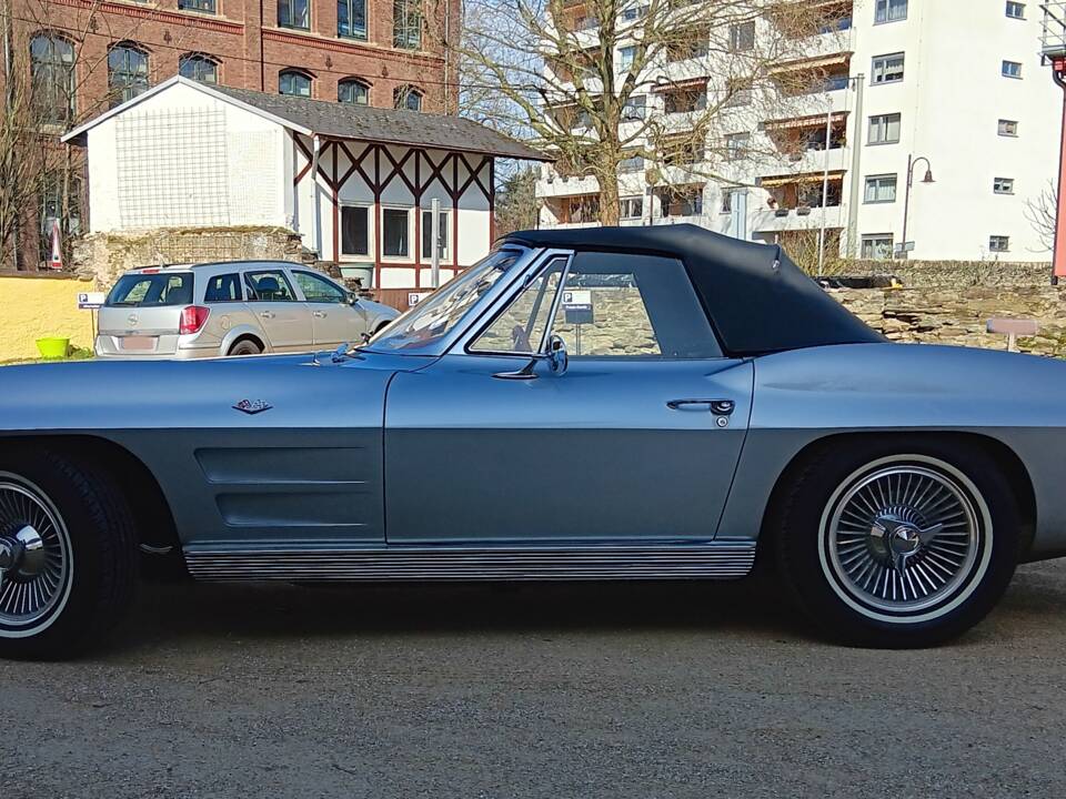 Image 1/35 of Chevrolet Corvette Sting Ray (1963)