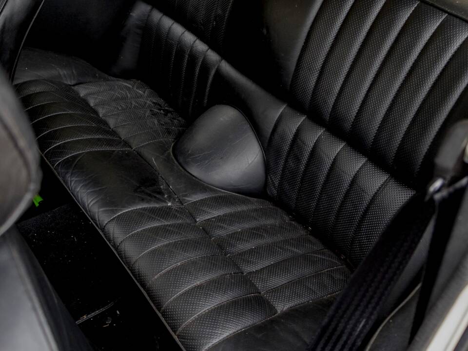 Image 38/50 de Jaguar Type E V12 (2+2) (1972)