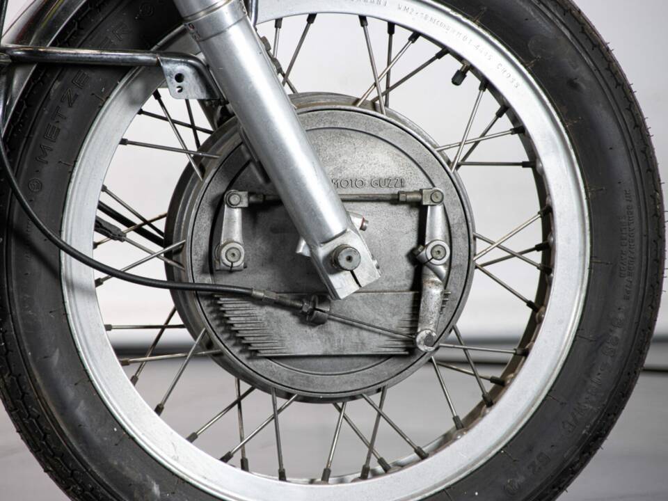 Imagen 41/50 de Moto Guzzi V7 Sport (1972)