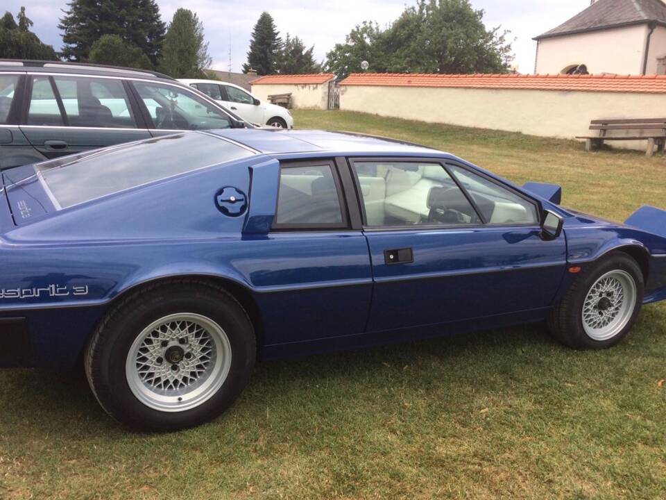 Image 44/46 of Lotus Esprit (1985)