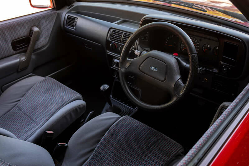 Image 2/50 of Ford Escort IV XR3i (1989)