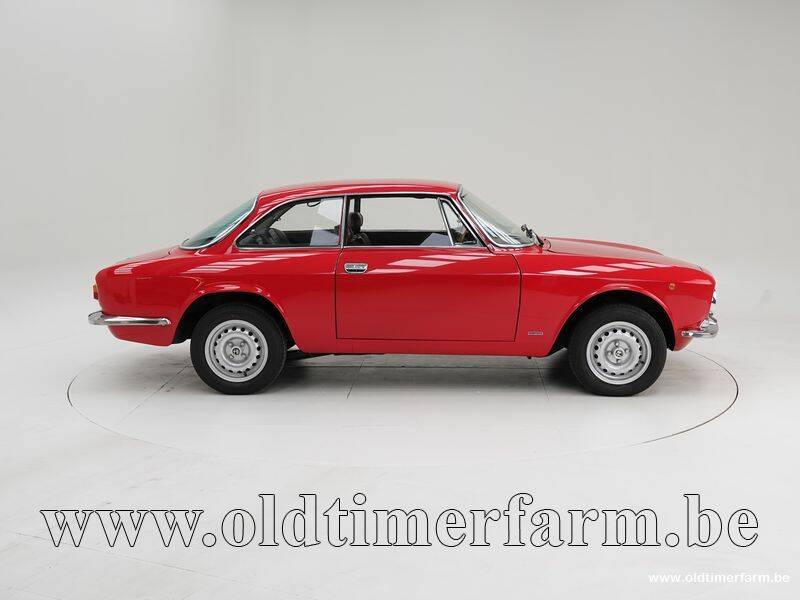 Bild 6/15 von Alfa Romeo Giulia 1600 GT Junior (1974)