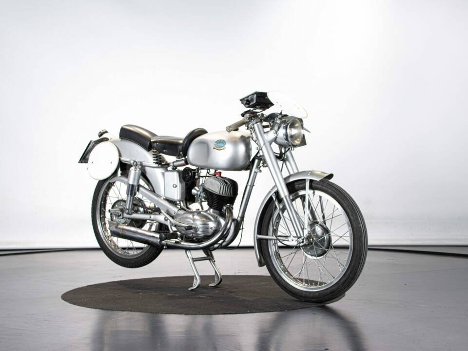 Bild 6/50 von Mondial 160 Sport Lusso (1954)