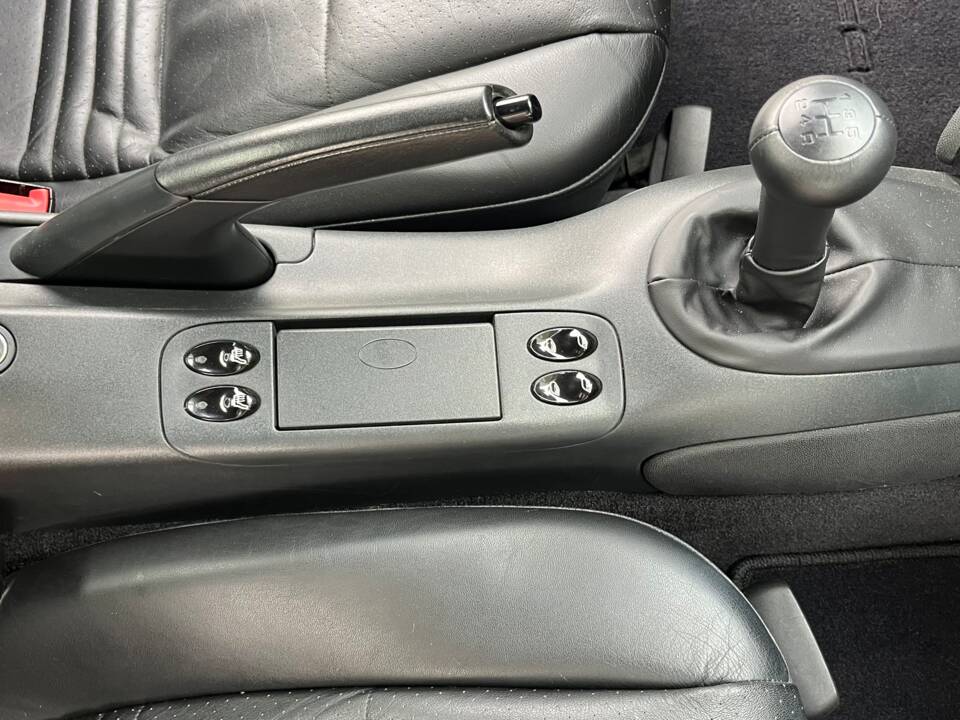 Image 26/49 of Porsche Boxster (1998)