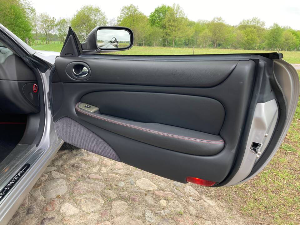 Bild 20/29 von Jaguar XKR (2000)