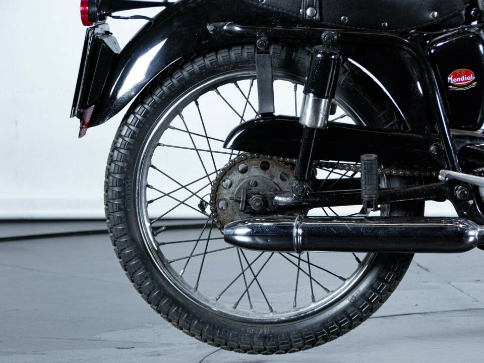 Image 43/50 of Mondial 125 (1961)