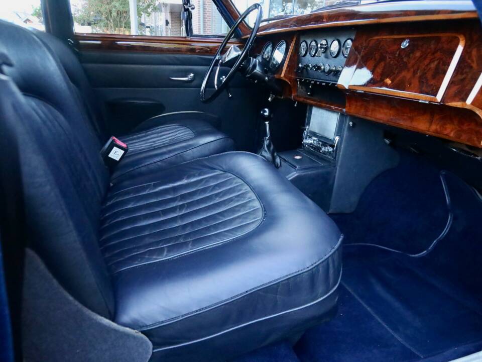 Image 39/50 of Jaguar Mk II 3.4 (1966)