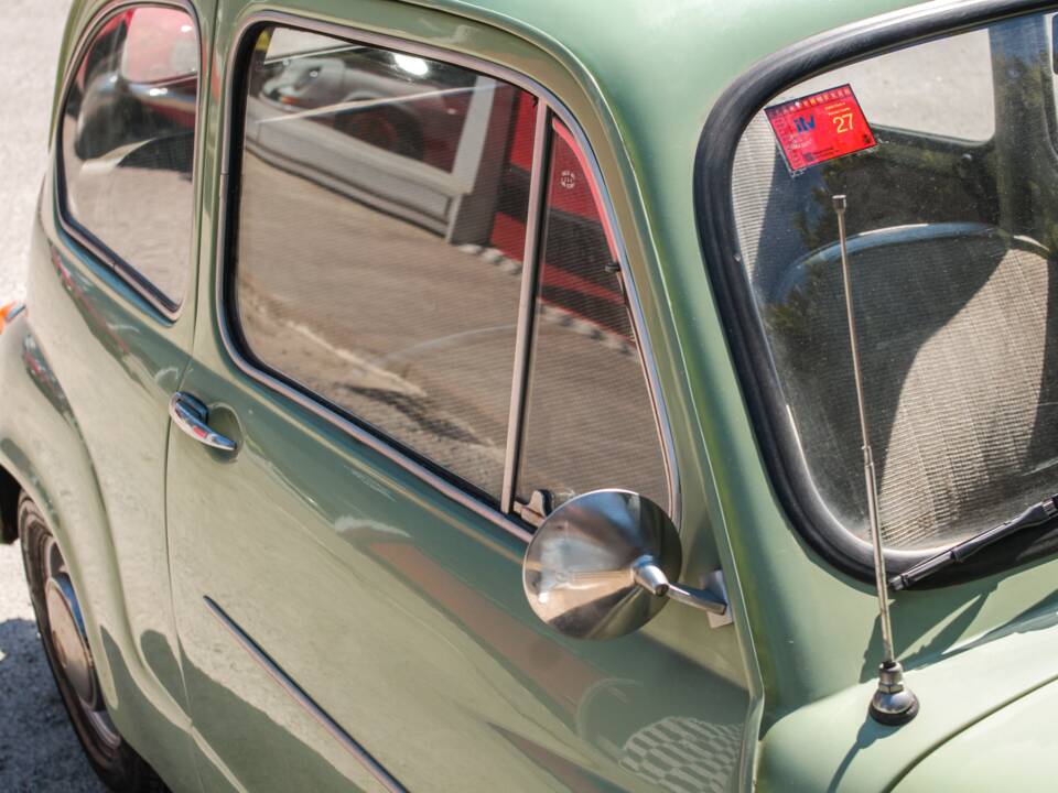 Image 17/22 of SEAT 600 E (1971)