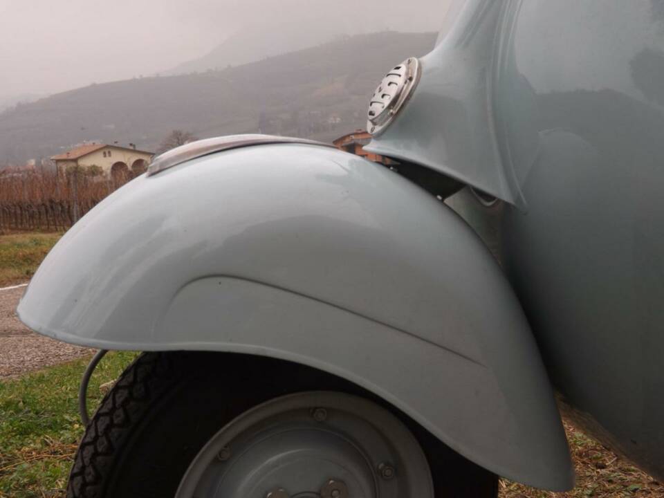 Immagine 31/50 di Piaggio Vespa 125 (1961)