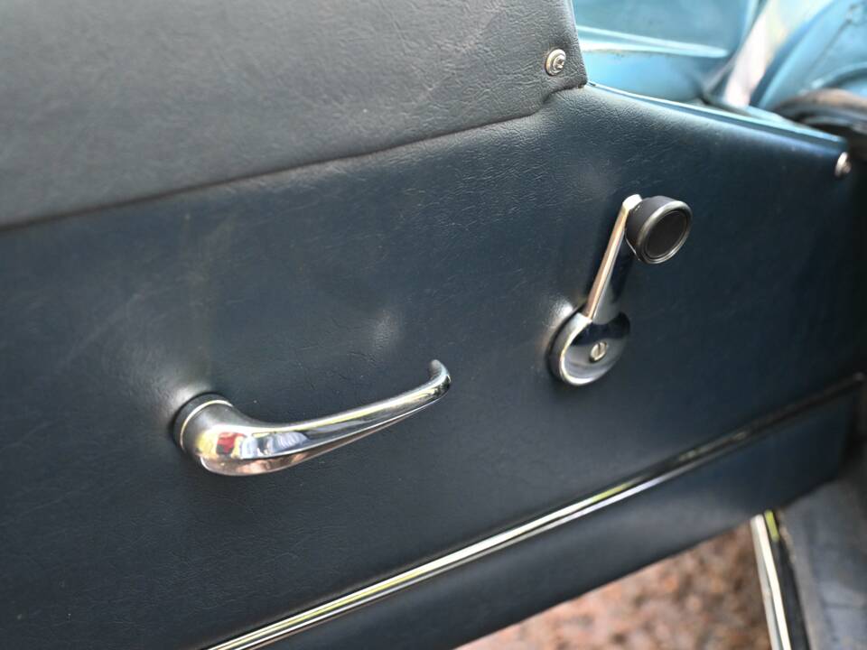 Image 35/50 of Jaguar E-Type (2+2) (1966)