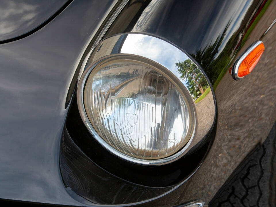 Image 39/46 of Ferrari 275 GTS (1965)