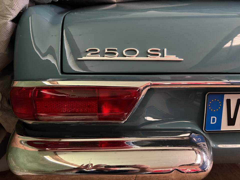 Immagine 2/70 di Mercedes-Benz 250 SL (1967)