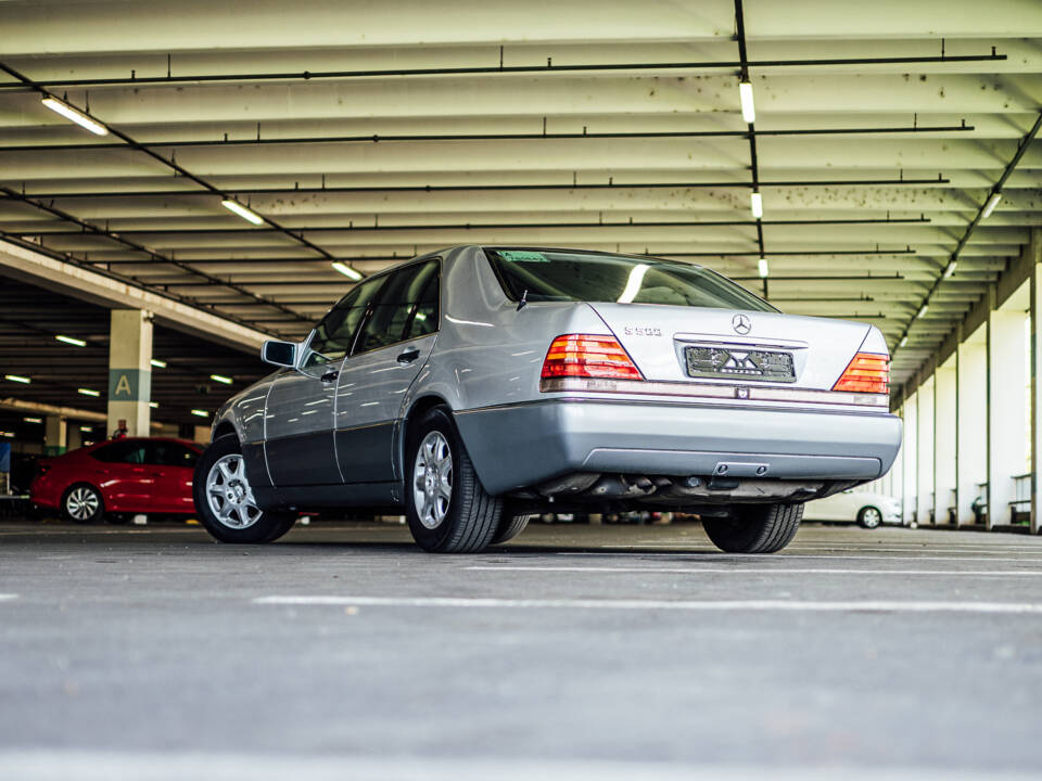 Image 30/57 de Mercedes-Benz 500 SE (1992)
