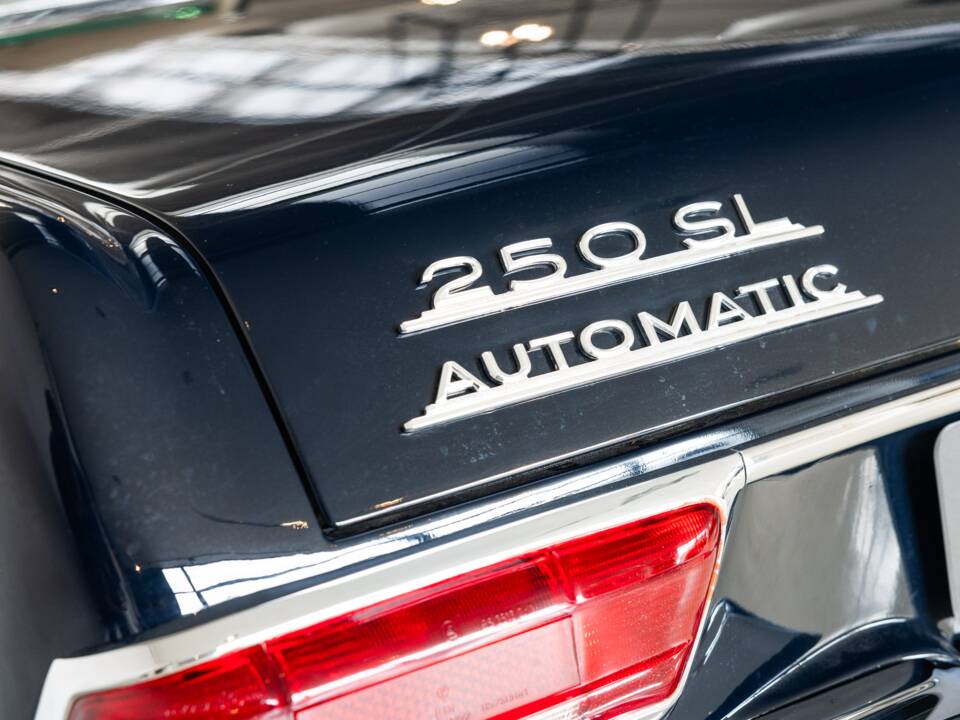 Image 34/40 de Mercedes-Benz 250 SL (1967)