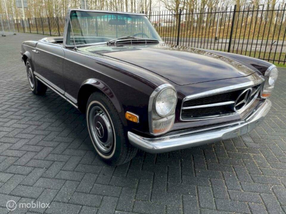 Image 4/19 de Mercedes-Benz 280 SL (1968)