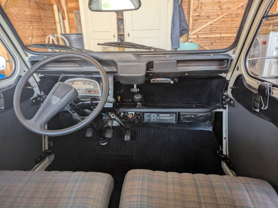 Image 17/28 de Citroën 2 CV 6 Club (1986)
