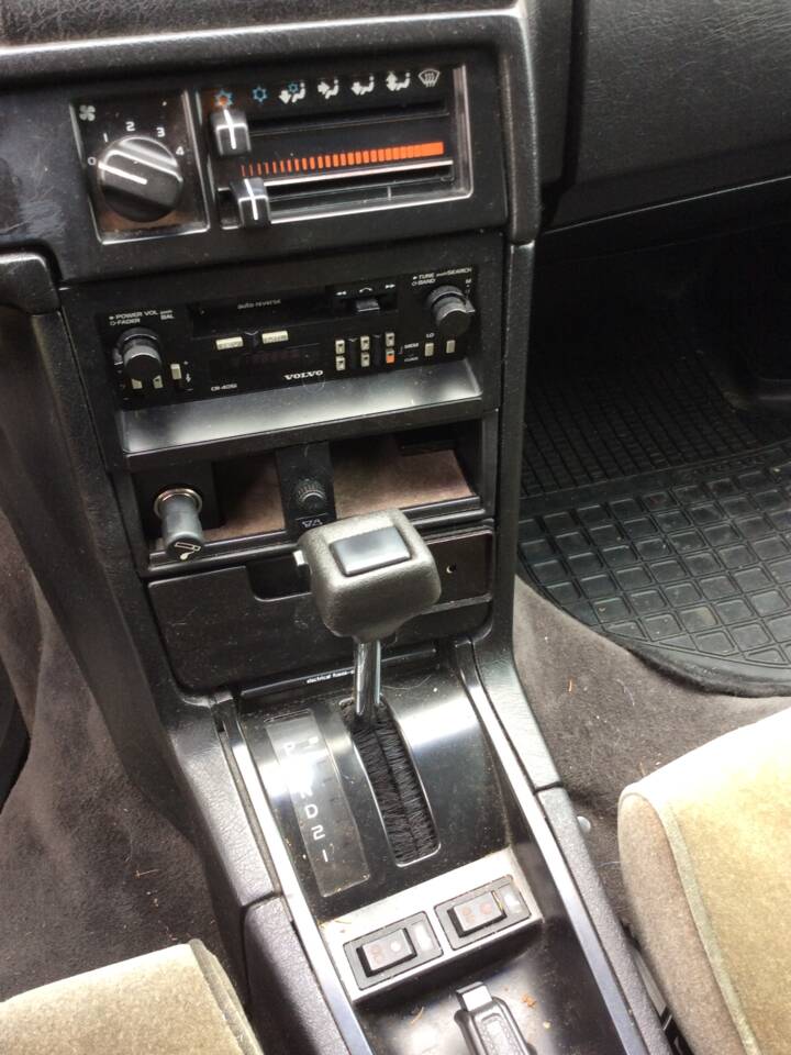 Image 5/6 of Volvo 760 GLE (1986)