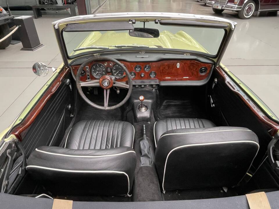 Afbeelding 9/39 van Triumph TR 250 (1967)