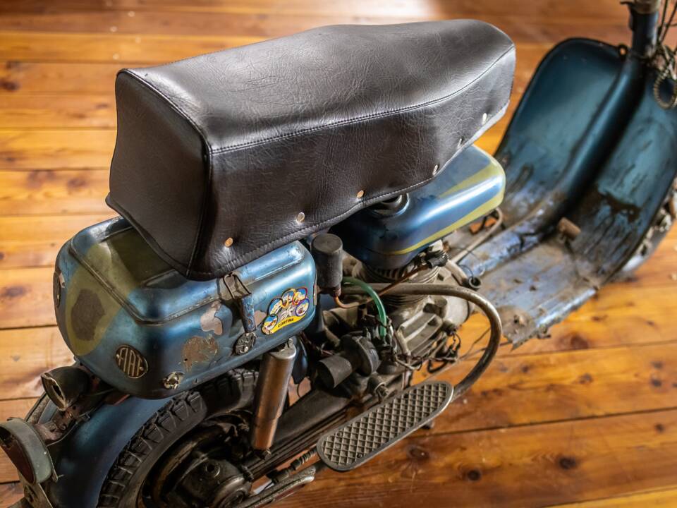 Bild 12/17 von Innocenti Lambretta F 125 (1900)