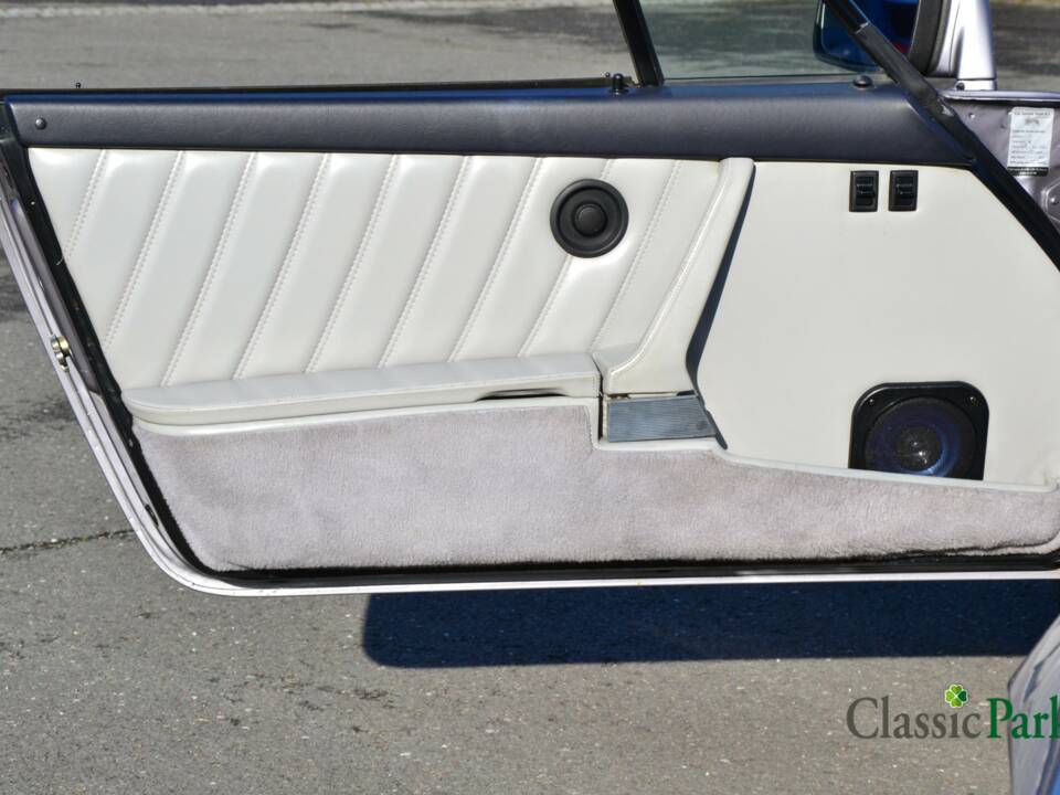 Image 32/50 of Porsche 911 Carrera 3.2 (1987)