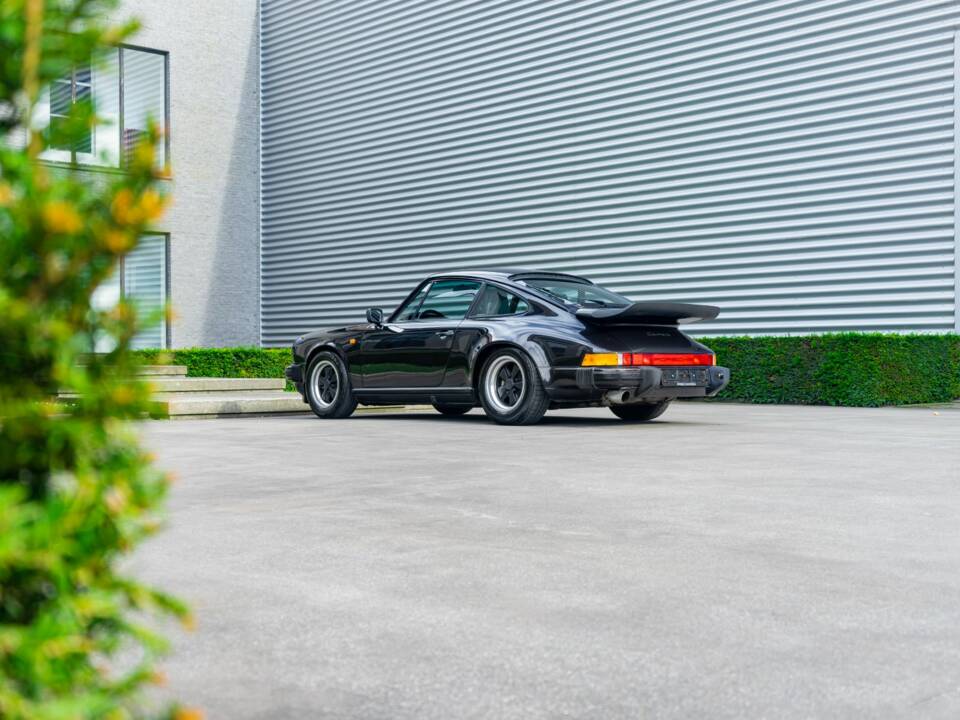 Afbeelding 13/33 van Porsche 911 Carrera 3.2 (1987)