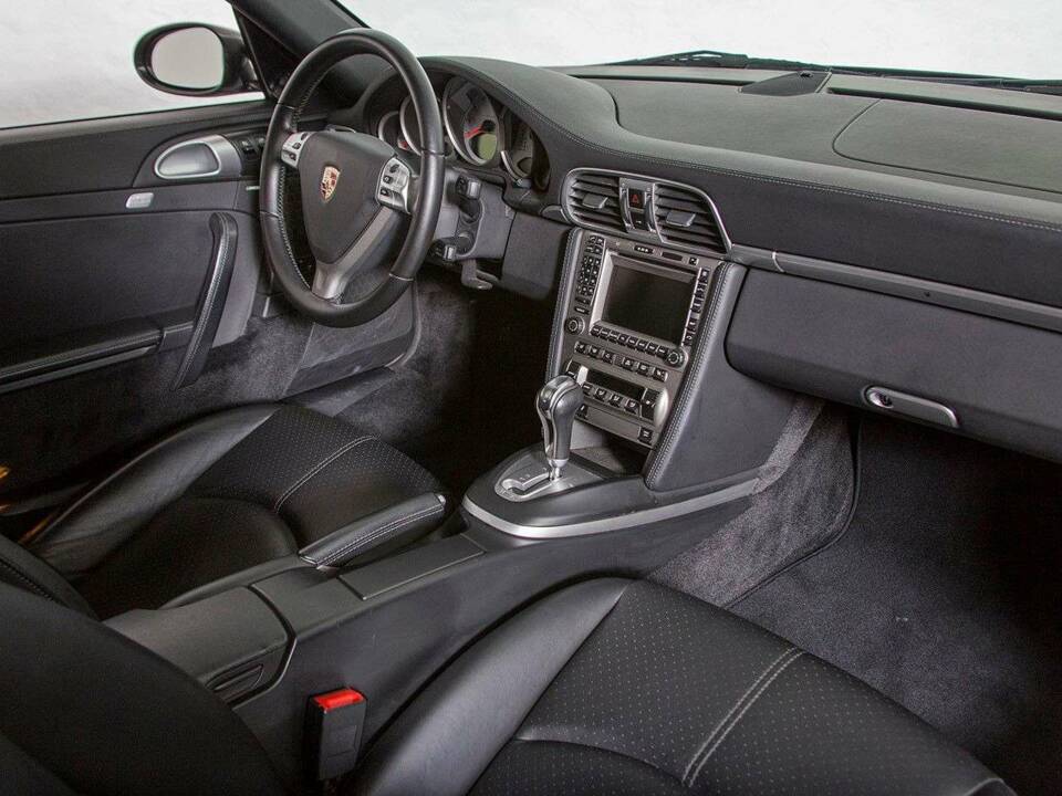 Image 14/20 of Porsche 911 Carrera 4S (2008)