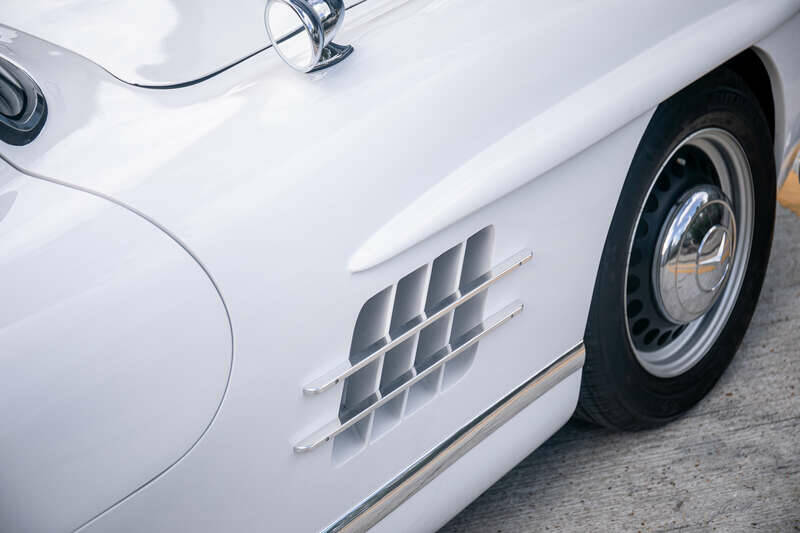 Image 24/45 of Mercedes-Benz 300 SL &quot;Gullwing&quot; (1963)