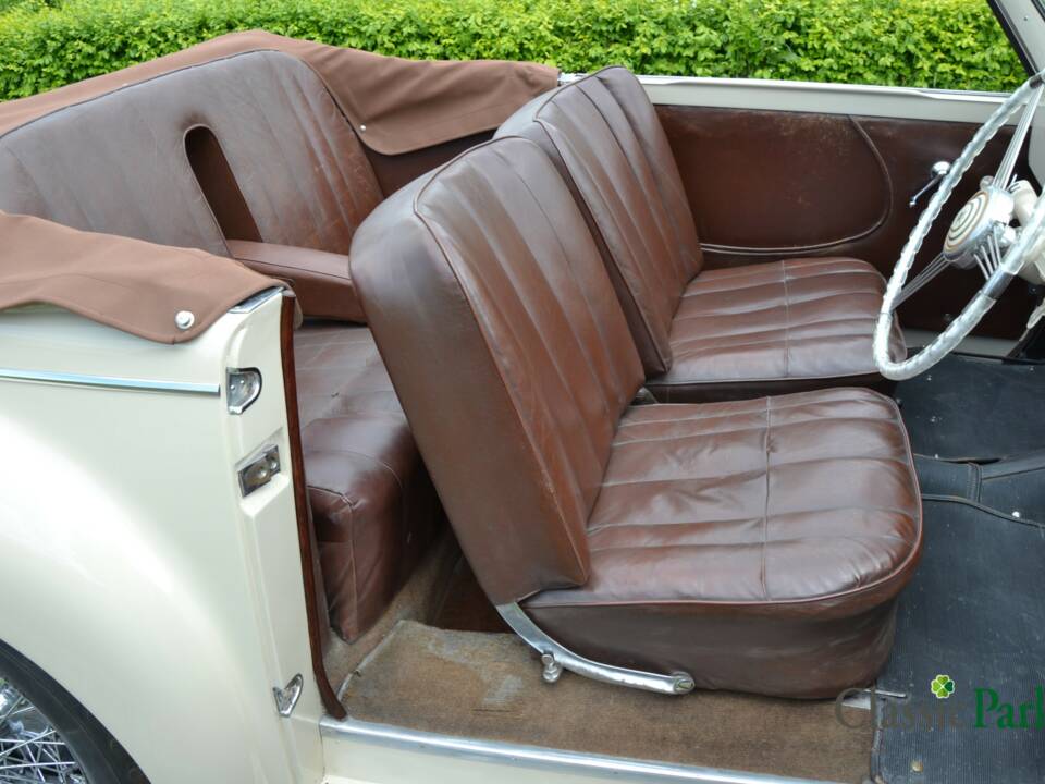 Image 29/50 of Delahaye 135M Worblaufen (1947)