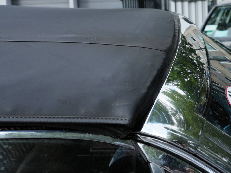 Immagine 21/57 di Lincoln Continental Convertible (1966)