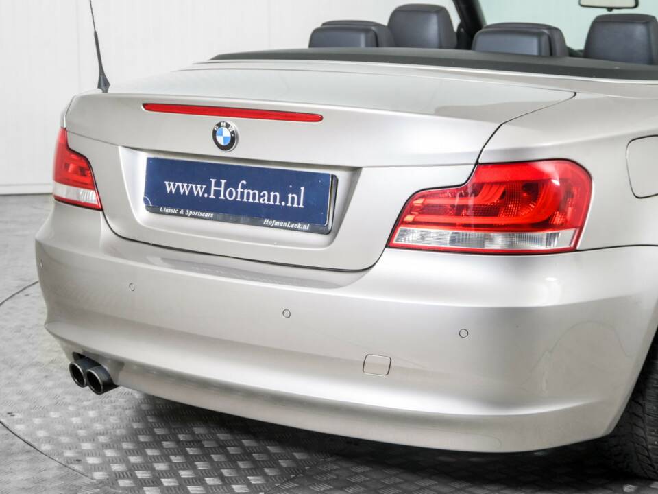 Immagine 26/50 di BMW 125i (2011)